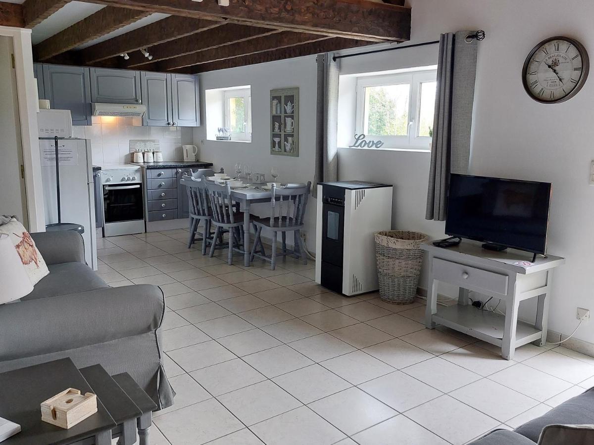 Les Gages Villa Brece  Exterior photo